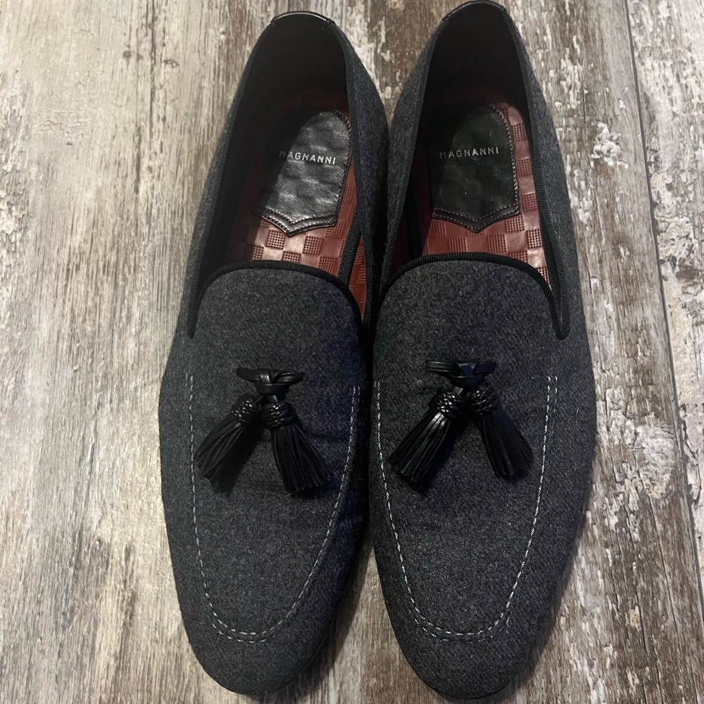 Magnanni Wool Tassel Accents Loafers size 11 1/2